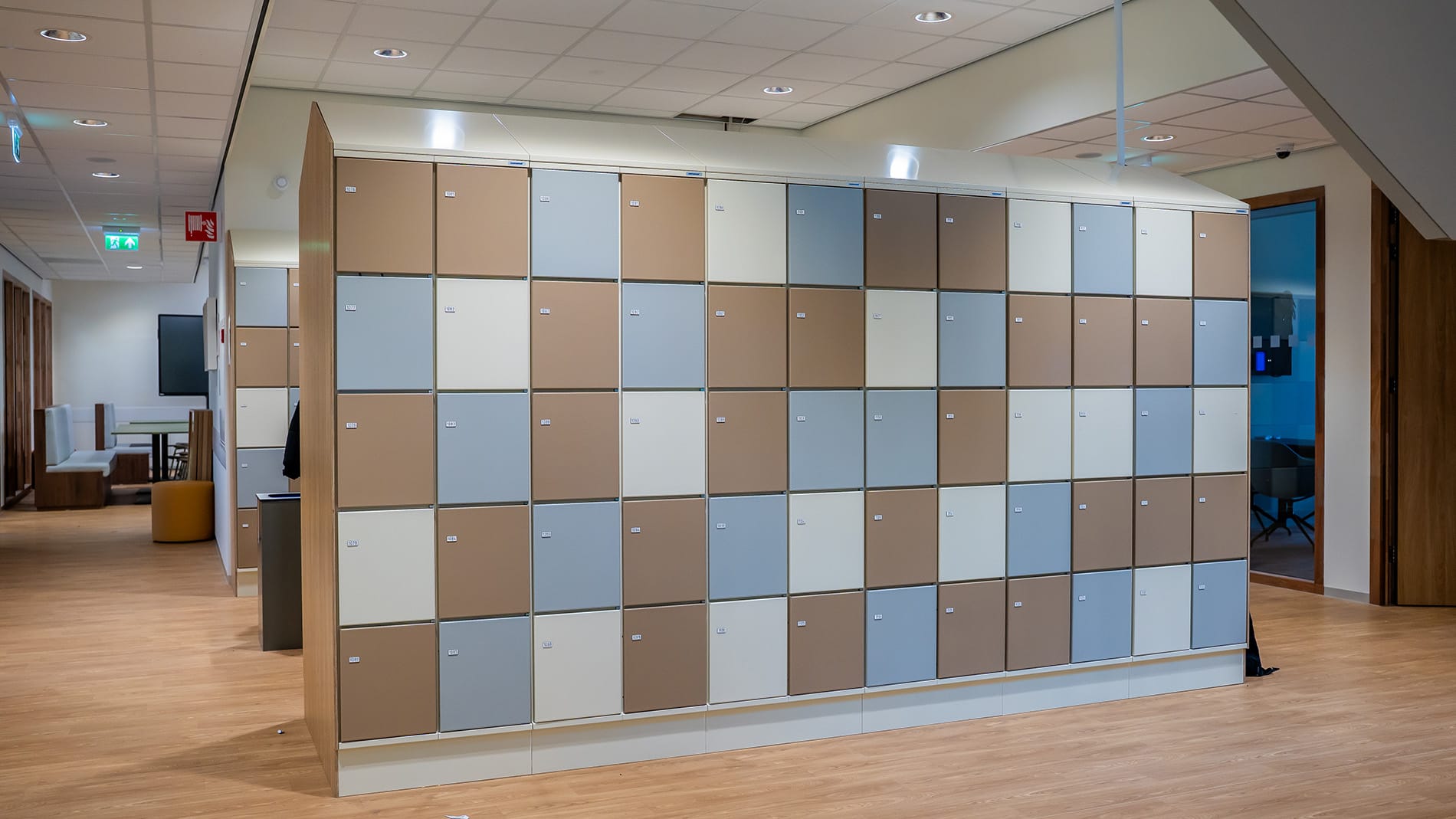 Oostwoud International lockers postkasten pakketkasten